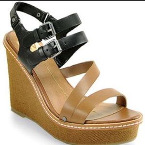 DOLCE VITA neutral wedge